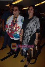 Bappi Lahiri with wife at Kash Mere Hote premiere in Cinemax on 8th Jan 2009 (3).JPG