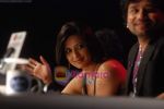 Sonali Bendre, Kailash Kher on the sets of Indian Idol 4 in R K Studios on 10th Jan 2009 (62).JPG