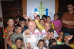 Anupam Kher at School of Life for educating the street children in Mumbai on 11th January 2009 (7).JPG