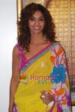 Sandhya Shetty at Pradeep Chandra and Ananya Banerjee_s exhibition in Worli on 15th Jan 2009 (5).JPG