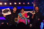 Prasoon Joshi, Sonam Kapoor and Rakesh Mehra on the sets of Indian Idol 4 in R K Studios on 17th Jan 2009 (4).JPG