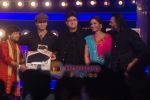 Prasoon Joshi, Sonam Kapoor and Rakesh Mehra, Kailash Kher on the sets of Indian Idol 4 in R K Studios on 17th Jan 2009 (2).JPG