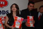 Karisma Kapoor as the brand ambassador of Shakit Bhog Foods in Trident on 20th Jan 2009 (10).JPG