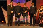 Aamir Khan, Mukesh Ambani at CNBC Business Awards in Taj Land_s End on 23rd Jan 2009 (6).JPG