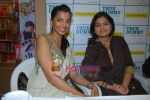 Mugdha Godse at Ashish Jaiswal_s True Dummy book launch in Crossword, Bandra on 27th Jan 2009 (19).JPG