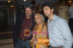 Sonu Nigam, Pandit Jasraj, Kapil Dev at Pandit Jasraj_s 80th bday in The Club on 28th Jan 2009 (2).JPG