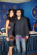 Shilpa Shetty and her business partner Raj Kundra at a meet with the champions of IPL team the Rajasthan Royals in Mumbai on 3rd Feb 2009 (44).JPG