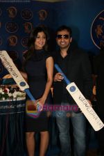 Shilpa Shetty and her business partner Raj Kundra at a meet with the champions of IPL team the Rajasthan Royals in Mumbai on 3rd Feb 2009 (51).JPG