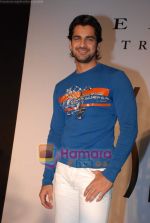 Arjan Bajwa at the launch of Hemant Trivedi_s Menswear Collection in Oberoi Mall on 4th Feb 2009 (2).JPG