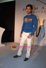 Arjan Bajwa at the launch of Hemant Trivedi_s Menswear Collection in Oberoi Mall on 4th Feb 2009 (35).JPG