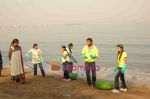 Sonali Kulkarni visited dadar beach for The Greenathon on 7th  Feb 2009 .jpg