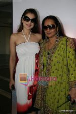 Amisha Patel at Bharat Dorris makeup week in Hotel Rang Sharda on 12th Feb 2009 (3).JPG