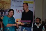 Vidhu Vinod Chopra at Weed book launch in Crossword Book store, Kemps Corner on 12th Feb 2009 (6).JPG