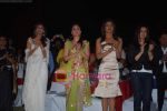 Shilpa Shetty, Kareena Kapoor, Priyanka Chopra, Preity Zinta at the FICCI Frames 2009 on 17th Feb 2009 (33).JPG