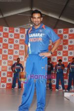 Zaheer Khan at the unveiling of Team India_s new jersey by Nike in Taj Lands End, Bandra on 18th Feb 2009 (3).JPG
