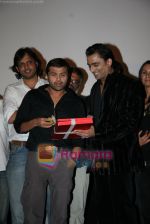 Himesh Reshammiya, Anuj Saxena at Aloo chaat music launch in Cinemax, Andheri, Mumbai on 20th Feb 2009 (22).JPG
