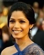 Frieda Pinto at the Oscar Party on February 22, 2009 in Beverly Hills, California (23).jpg