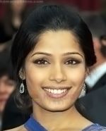 Frieda Pinto at the Oscar Party on February 22, 2009 in Beverly Hills, California (40).jpg