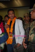  Irrfan Khan receive a rousing welcome in International Airport, Mumbai on 25th Feb 2009 (2).JPG