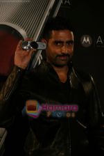 Abhishek Bachchan unveils Motorola Aura range in Vie Lounge, Juhu, Mumbai on 26th Feb 2009 (17).JPG