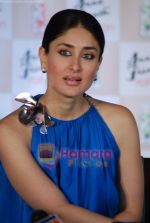 Kareena Kapoor unveils Anne French roll on in Taj Lands End, Bandra, Mumbai on 7th March 2009 (2).JPG