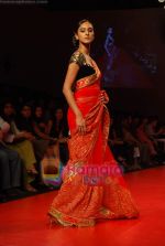 Model walk the ramp for Manish Malhotra Show at LIFW on 27th March 2009 (56).JPG