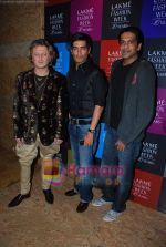 Rohit Bal, Manish Malhotra, Rocky S at Lakme Fashion Week 2009 day 3 on 29th March 2009 (3).JPG