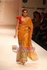 Model walk the ramp for Nikasha Tawadey at Lakme Fashion week day 4 on 30th March 2009 (15).JPG