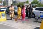 Shilpa Shetty, Shamita Shetty on way to Golden Temple on 8th April 2009 (4).JPG
