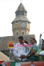 Salman Khan campigns for Milind Deora in Crowfard Market on 12th April 2009 (10).JPG