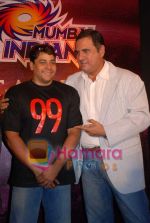 Cyrus Broacha, Boman Irani at the Media meet of Mumbai Indians along with the cast and crew of 99 in Taj President on 15th April 2009 (31).JPG