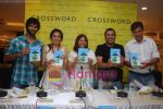 Purab Kohli, Tisca Chopra, Manjushree Abhinav, Chetan Bhagat, Rajat Kapoor at the Launch of Manjushree Abhinav_s Book The Grasshopper_s Pilgrimage on 15th April 20.JPG