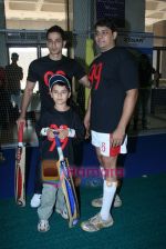 Kunal Khemu, Cyrus Broacha at film 99_s cricket match in WTC, Mumbai on 19th April 2009(5).JPG