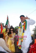 Monica Bedi, Sanjay Nirupam campaign for Sanjay Nirupam in Borivali on 19th April 2009 (3).JPG