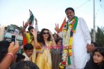 Monica Bedi, Sanjay Nirupam campaign for Sanjay Nirupam in Borivali on 19th April 2009 (8).JPG
