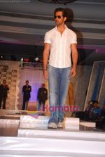 Hrithik Roshan at the launch of Macroman M Series innerwear in ITC Grand Maratha on 24th April 2009 (52).JPG