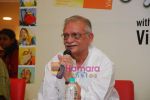 Gulzar at the launch of Karadi Tales Company_s new audio book in Mumbai on 28th April 2009 (6).JPG