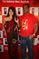 M.A. Madhusudan, CEO, Virgin Mobile India and Sarah Jane Dias, VJ at the Launch of Virgin mobile_s vJAZZ on 28th April 2009.JPG