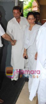 Sanjay Dutt, Manyata grace the late Feroz Khan_s prayer meet on 4th May 2009.JPG