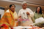 Lata Mangeshkar, Javed Akhtar at the launch of Book lata Mangeshkar in her own voice by Nasreen Munni Kabir in Mayfair Banquets, Worli, Mumbai on 15th May 2009 (2).jpg