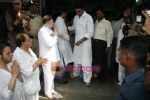 Abhishek Bachchan at prakash mehra funeral in Oshiwara, Andheri, Mumbai on 18th May 2009 (52).JPG