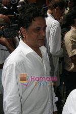 Harman Baweja at prakash mehra funeral in Oshiwara, Andheri, Mumbai on 18th May 2009 (20).JPG