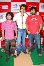 Jackie Bhagnani, Sajid, Kailash Kher on the sets of Big FM on 25th May 2009 (14).JPG