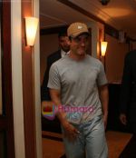 Aamir Khan at producers meet in Taj Land_s End , Bandra on 27th May 2009 (2).JPG