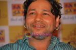 Kailash Kher at the launch of Jaswinder Singh_s album Ishq Nahin Asaan in Bhavans on 27th May 2009 (3).JPG