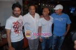 Manoj Bajpai, Atul Agnihotri at Mr india Sanjay Chaddha_s bash in Derby Cafe on 1st June 2009 (16).JPG
