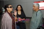 Javed Akhtar, Shabana and Tanvi Azmi arrive in Macau for IIFA on 10th June 2009 (2).JPG
