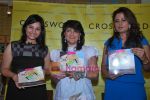 Anju Taraporewala, Raell Padamsee at the Launch of In between Corridors book by Alisha Cooper in Crossword on 12th June 2009  (5).JPG
