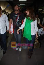 Hrithik Roshan, Suzanne Khan arrive at Mumbai Airport from IIFA, Macau on 14th June 2009 (4).JPG