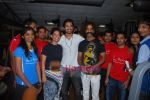 Ranvijay and Makrand Deshpande promote Fitness at Leena Mogre Gym in Shivaji Park, Dadar, Mumbai on 19th June 2009 (2).JPG